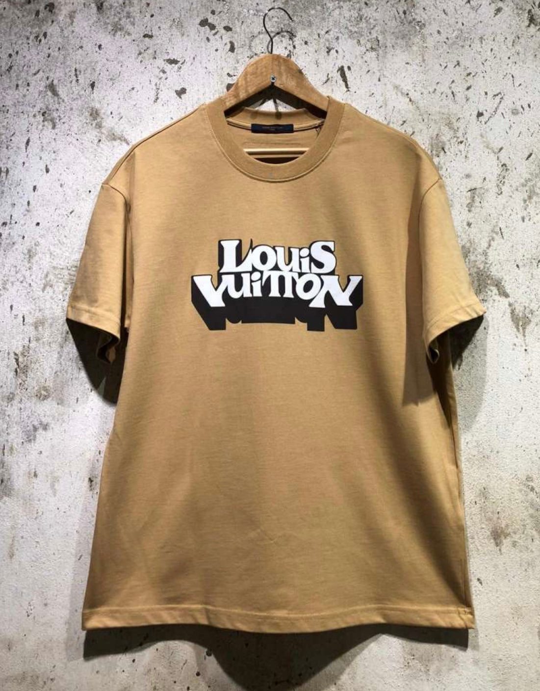 LV Men T-shirt