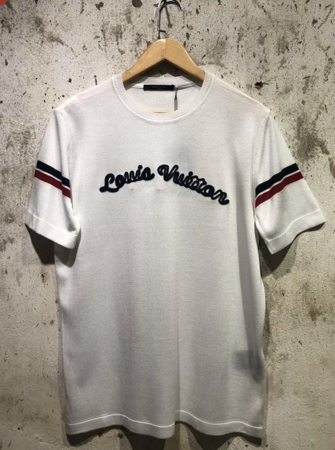 LV Men T-shirt
